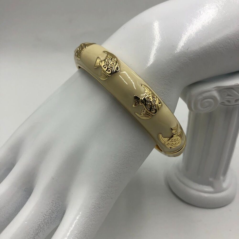 Vtg Talbots Women's Bangle Hinge Bracelet White Enamel Goldtone Fish NWT Signed